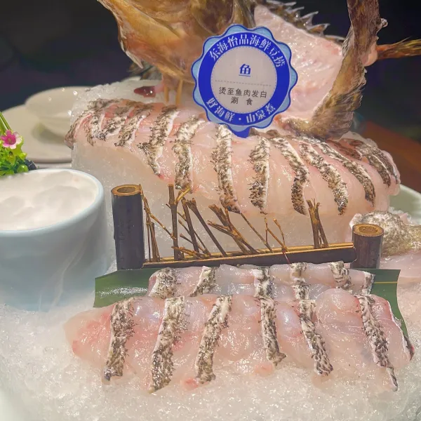 说说：就是各种吃咯~